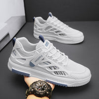 Sapatos de Homem 2024 Novos Sapatos de Rede Respiráveis de Verão Sapatos Casual Versáteis Sola Macia Pequena Calçada Branca Na Moda