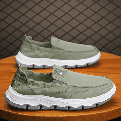 Sapatos masculinos de lona, respiráveis e resistentes a odores no verão, 2025 novos Sapatos Casuais Casuais Slip-on de Um Pé, Calçados Antigos de Pequim