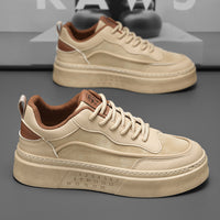 Sapatos masculinos de verão, sapatos brancos novos e respiráveis, ténis desportivos casuais versáteis de sola grossa e na moda para estudantes, sapatos modernos