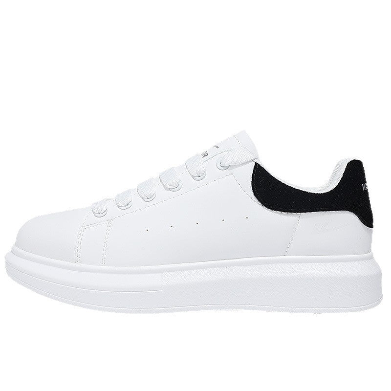Ténis brancos Warrior transpiráveis em unissex com sola grossa, sapatos casuais confortáveis e confortáveis, estilo universitário, sapatos simples leves e modernos por grosso