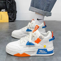 Sapatos masculinos de verão, novos sapatos altos respiráveis, sapatos brancos versáteis e modernos, ténis de sola grossa, ténis casuais