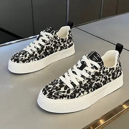 Primavera masculina, novos sapatos de lona de sola espessa, respiráveis, luxuosos, versáteis, desportivos, casuais e modernos, sapatos elevados de sola grossa para homem