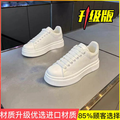 Ténis brancos Maikun para homens, sapatos de prancha respiráveis de outono, sapatos casuais para homens que aumentam a altura, sapatos desportivos modernos e versáteis e em alta para homens