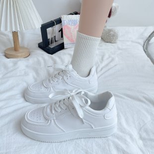 2024 Novos Ténis Desportivos Universitários Americanos Vintage de Estilo Hong Kong de Estilo Americano Vintage Branco Branco de Sola Grossa com Atacadores Brancos
