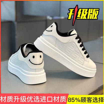 Novos sapatos respiráveis com sola espessa e para aumento de altura, sapatos desportivos casuais e versáteis na moda, sapatos brancos masculinos