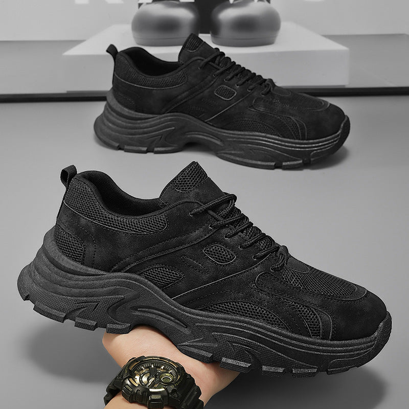 Sapatos masculinos de verão, novos sapatos de malha respiráveis, ténis pretos versáteis e de sola grossa, sapatos casuais da moda para pais