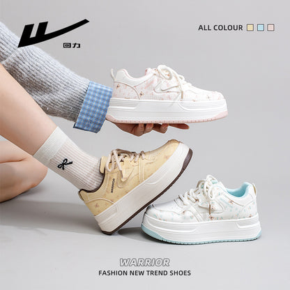 Guerreiros na moda, versáteis, sapatos de skate confortáveis de sola grossa com design em couro, calçados casuais femininos coreanos de alto valor estético