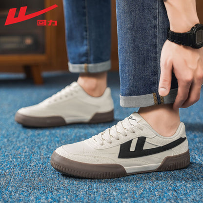 Sapatos de lona preto e branco da moda Warrior de cor sólida, sapatos casuais novos e versáteis de primavera, sapatos de solas grossas que aumentam a altura para homens