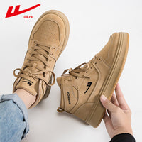 Os novos sapatos altos de sola grossa da Warrior, sapatos de casal flexíveis e flexíveis e flexíveis de primavera, sapatos de exterior de topo de gama em cor cáqui