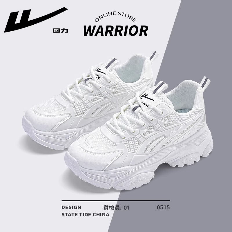 Sapatos brancos Warrior respiráveis e de sola grossa, sapatos simples de novo pai de cor coreana, estilo academia, sapatos confortáveis para mulheres