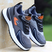 Novos ténis desportivos de corrida de rede respiráveis para o verão masculino, sapatos casuais casuais e versáteis de moda para pais