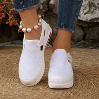 Sapatos casuais casuais plus size transfronteiriços europeus e americanos para mulheres na primavera/verão, novos sapatos casuais de malha com velcro respirável e planos independentes em pé
