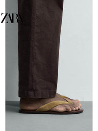 ZARA Coleção Primavera/Verão 2026 - Sapatos Masculinos: Sandálias Rasteiras com Detalhe em Camurça, 2754720 102