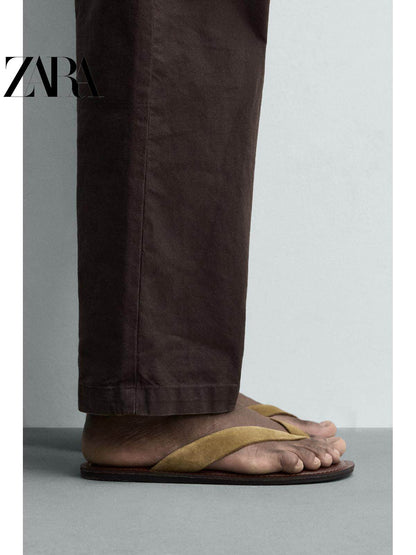 ZARA Coleção Primavera/Verão 2026 - Sapatos Masculinos: Sandálias Rasteiras com Detalhe em Camurça, 2754720 102
