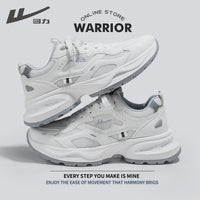 Os novos sapatos confortáveis de primavera com sola grossa, sapatilhas simples de desporto ao ar livre, sapatos casuais em pele unissexo