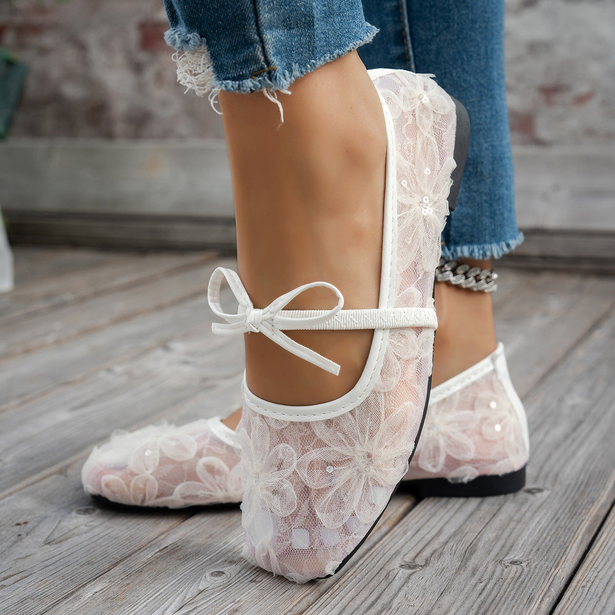 Novos sapatos transfronteiriços europeus e americanos de malha de verão respiráveis, sapatos femininos franceses de biqueira redonda rasos e de tira simples
