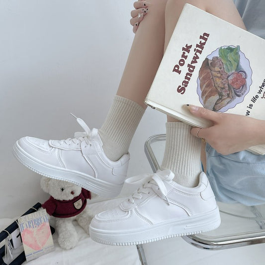 2024 Novos Ténis Desportivos Universitários Americanos Vintage de Estilo Hong Kong de Estilo Americano Vintage Branco Branco de Sola Grossa com Atacadores Brancos