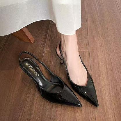 Salto alto de verão 2025, salto de gato com biqueira fechada, elegante roupa exterior de bico pontiagudo com meio slip, sapatilhas de salto agulha e damasco, sandálias francesas bonitas
