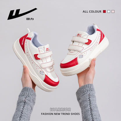 Os novos ténis femininos de velcro baixo da Warrior, sapatos casuais versáteis e modernos, sapatos simples com blocos de cor estilosos