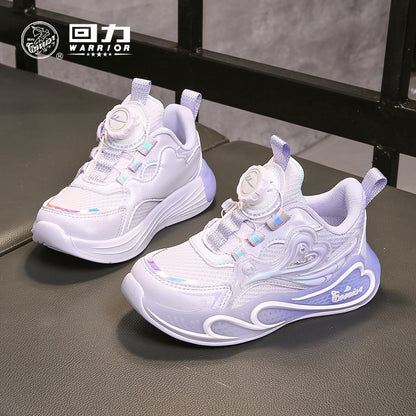 Sapatos casuais para raparigas respiráveis em forma de coração e versáteis, sapatos novos de botões, sapatos infantis Warrior Zhongda para estudantes, sapatos desportivos giros