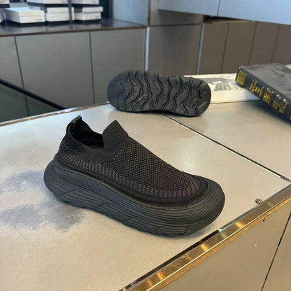 Sapatos masculinos de verão, novos ténis de rede de 2024, sapatos casuais, sapatos de meia de malha espontânea flexíveis, transpiráveis e de sola grossa, versáteis de malha de um só passo