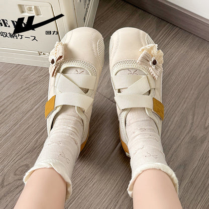 O novo design da Warrior, sapato único versátil e confortável, sapatos casuais coreanos na moda e modernos, alta atratividade, sapatos femininos fofos