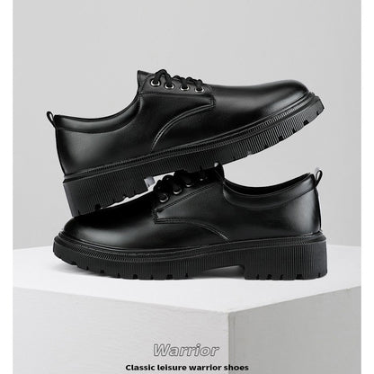 Sapatos de couro guerreiro masculinos, roupa formal de negócios, sola casual macia respirável para todas as estações, estilo britânico, sapatos pretos para noivo que aumentam a altura
