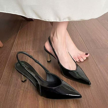 Salto alto de verão 2025, salto de gato com biqueira fechada, elegante roupa exterior de bico pontiagudo com meio slip, sapatilhas de salto agulha e damasco, sandálias francesas bonitas
