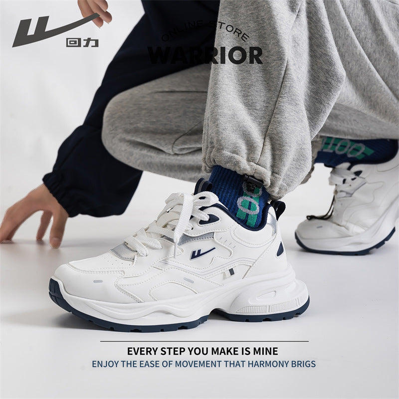Os novos sapatos confortáveis de primavera com sola grossa, sapatilhas simples de desporto ao ar livre, sapatos casuais em pele unissexo