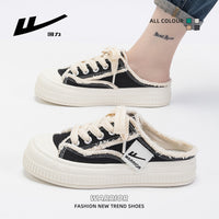 Sapatos de sola grossa ao estilo Warrior Chanel, roupa exterior fechada, sapatos de mendigo, novas chinelas de pele para primavera/outono 2025, sapatos femininos por grosso