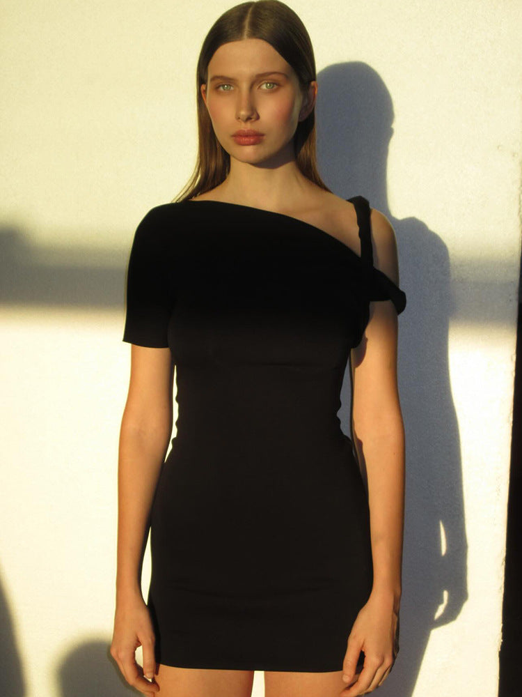 Vestido Curto Ajustado Justo, Sexy de Manga Única, Novo Estilo Americano, Patchwork Patchwork Twist Tie Outdoor Wholesale
