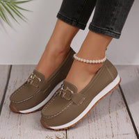 Sapatos desportivos casuais de sola grossa, cadeia metálica casual feminina de exportação, novas sapatilhas sapatilhas plus size no verão 2025