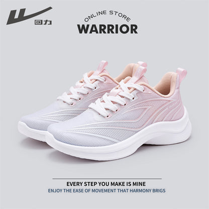 Os novos ténis desportivos femininos de cano baixo e na moda, sapatos versáteis, de visual alto e preppy casual, sapatos confortáveis ao estilo coreano