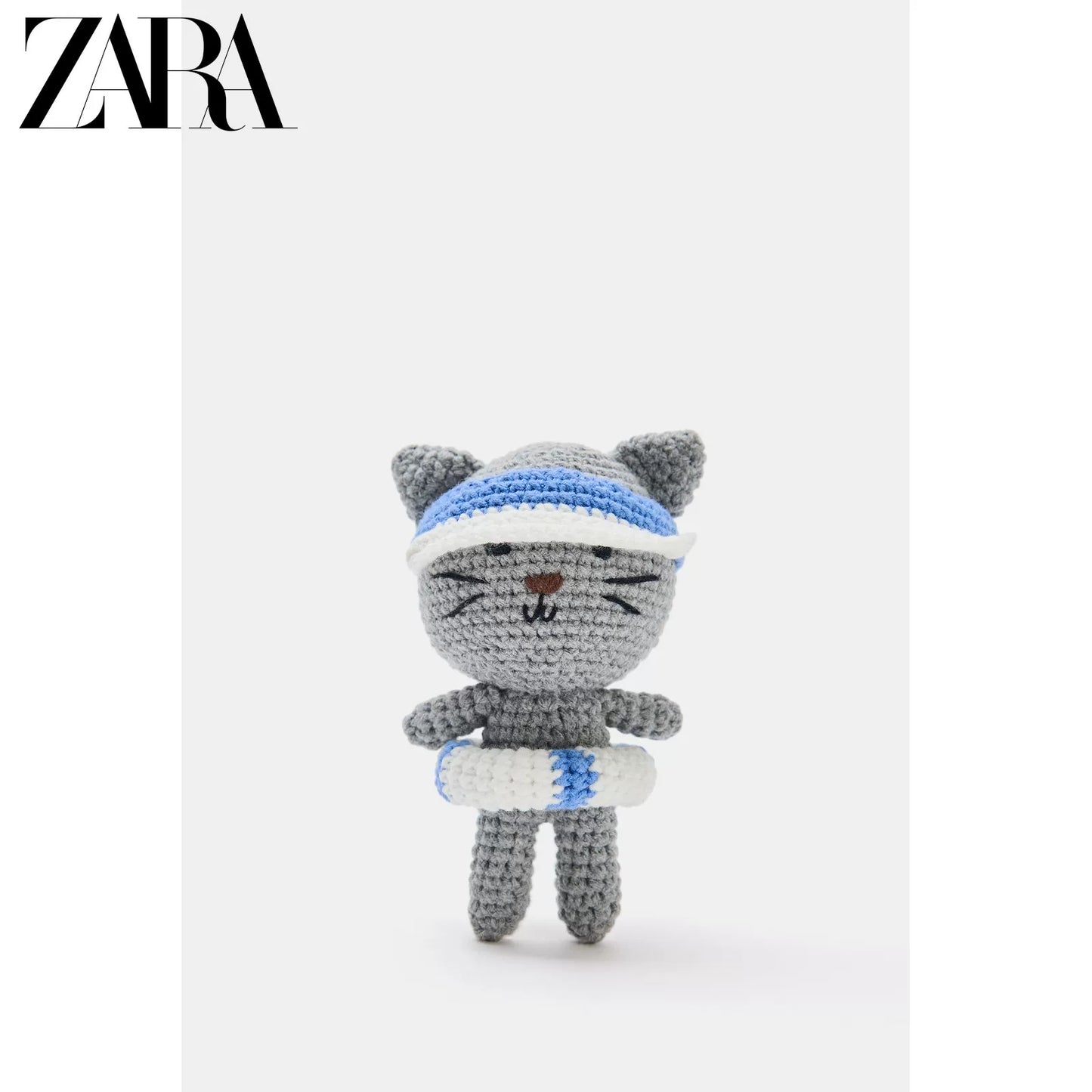 Bolsa feminina ZARA, lançamento da coleção verão 2026, com porta-chaves em formato de gatinho (código: 6689710 802).