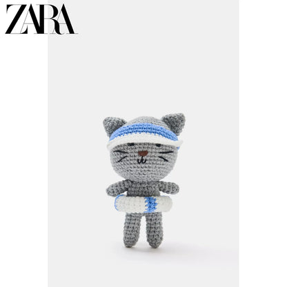 Bolsa feminina ZARA, lançamento da coleção verão 2026, com porta-chaves em formato de gatinho (código: 6689710 802).