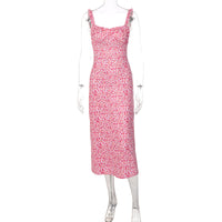 Novo vestido feminino feminino de verão 2026, estilo boémio e sexy de férias, pequeno vestido floral com alças finas penduradas para mulheres