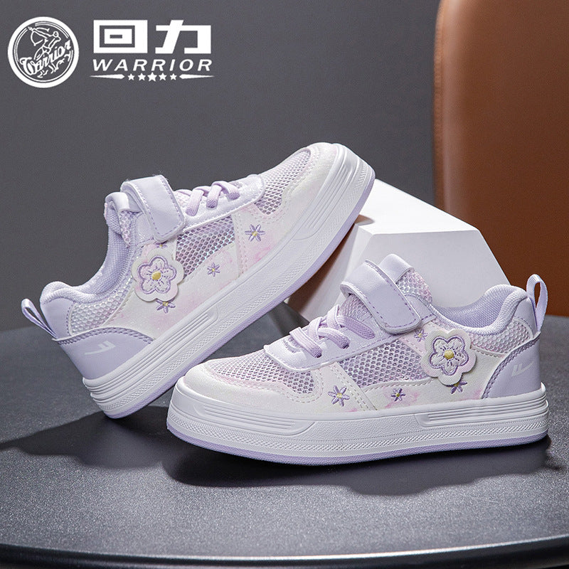Os novos sapatos versáteis e confortáveis para raparigas da Warrior, sapatos energéticos e fofos e respiráveis de malha simples, ténis desportivos casuais de exterior com velcro