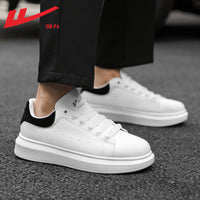 Ténis brancos Warrior transpiráveis em unissex com sola grossa, sapatos casuais confortáveis e confortáveis, estilo universitário, sapatos simples leves e modernos por grosso