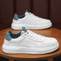 Sapatos masculinos de verão: sapatos brancos novos e respiráveis, ténis modernos para a juventude masculina, versáteis de sola grossa, ténis casuais