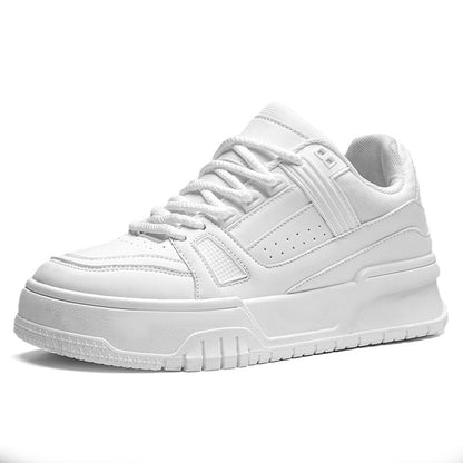 Sapatos masculinos 2024 novo verão na moda, versáteis desportivos casuais casuais brancos, ténis brancos de sola grossa que aumentam a altura