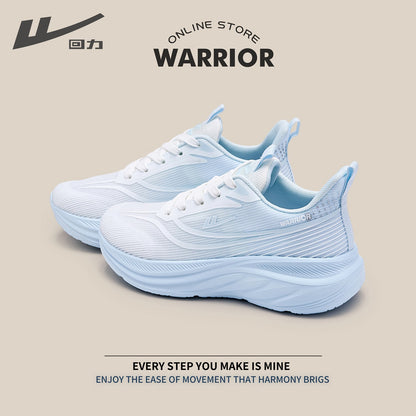 Os novos ténis desportivos confortáveis e baixos da Warrior, sapatos de plataforma modernos e de alto valor com blocos de cor, sapatos femininos simples e leves