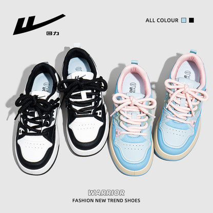 Ténis versáteis na moda Warrior com design a preto e branco e sapatos estudantis de sola grossa, sapatos casuais unissexo respiráveis para todas as estações