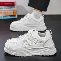 Sapatos de primavera para homem, novos sapatos brancos respiráveis, sapatos desportivos da moda, versáteis de sola grossa que aumentam a altura, ténis casuais, sapatos modernos