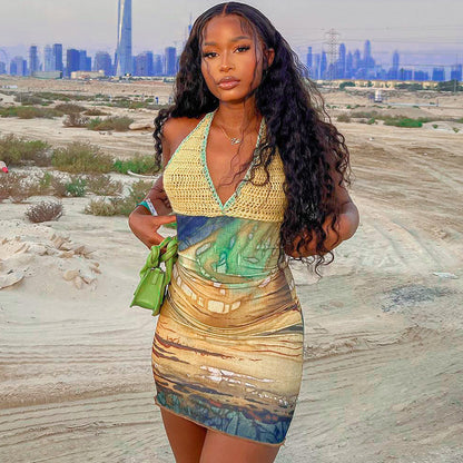 Comércio Externo Europeu e Americano 2026 Verão 2026 Novo vestido sexy de retalhos estampados em tricô com decote halter profundo em V e decote justo à anca para mulheres