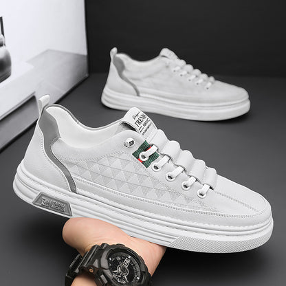 Sapatos masculinos de primavera, 2024 novos sapatos casuais casuais de pele para homem, sapatos desportivos respiráveis, sapatos de trabalho, sapatos brancos da moda