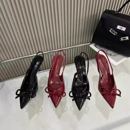Salto alto de bico pontiagudo em couro verniz vermelho, nova decoração de laço da primavera 2026 saltos altos, sapatos femininos de uma linha atrás, bico aberto e bico fechado