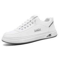Sapatos de primavera para homem, novos sapatos brancos respiráveis, ténis desportivos casuais de um só pedal na moda, sapatos modernos