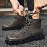Martin Boots Calçado de trabalho masculino Outono 2024 Novos Sapatos de Trabalho Casuais Pretos Puros Pretos Médios de Estilo Britânico