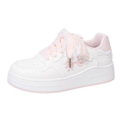 Os novos ténis de skate de cano baixo, confortáveis e versáteis, laço com blocos de cor, sapatos casuais de alto custo-benefício, design elegante para mulheres