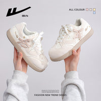 Os novos sapatos casuais casuais confortáveis, confortáveis e confortáveis de alto valor da Warrior da Warrior, na moda, versáteis, modernos, modernos e frescos, com um toque de design